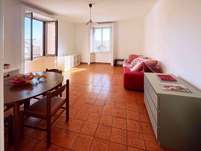 Appartamento bilocale in affitto in Via Pietro Colletta, Milano