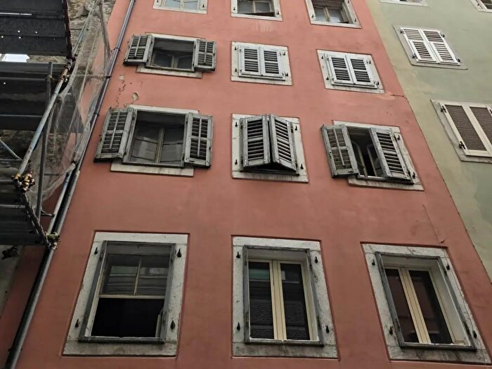 Appartamento con 8 locali in vendita in Via delle Beccherie, Trieste