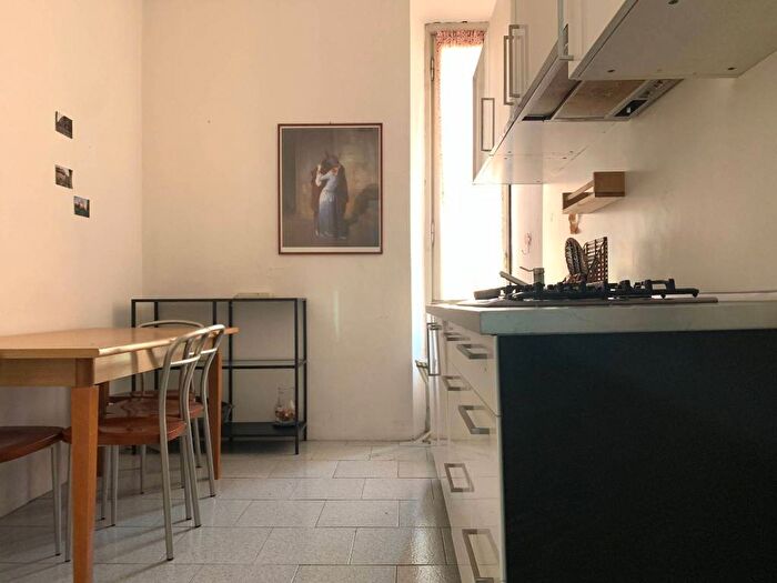Appartamento trilocale in affitto in Via Antonio Tantardini, Corso San Gottardo, Milano