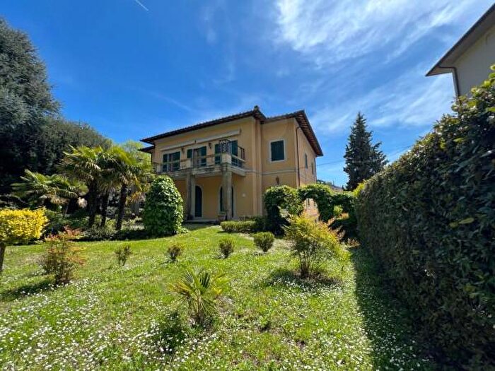 Casa con 6 locali in vendita in Viale Giuseppe Mazzini, Castiglion Fiorentino