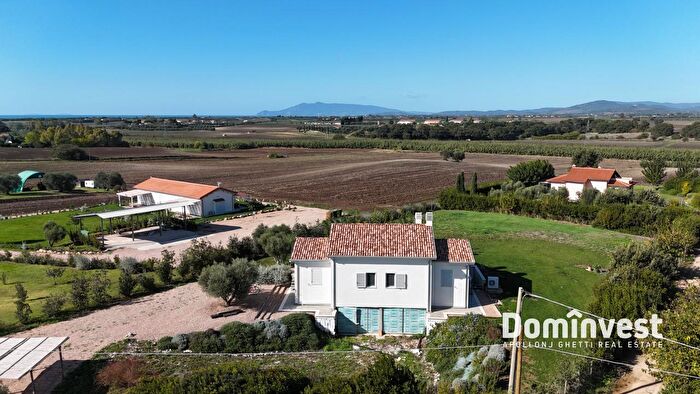 Casa quadrilocale in vendita in Strada Poggio Tristo, Capalbio