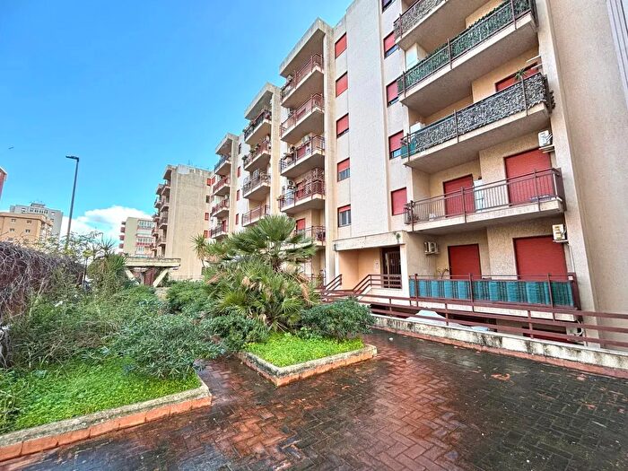 Appartamento in vendita in Via Parrini, Palermo