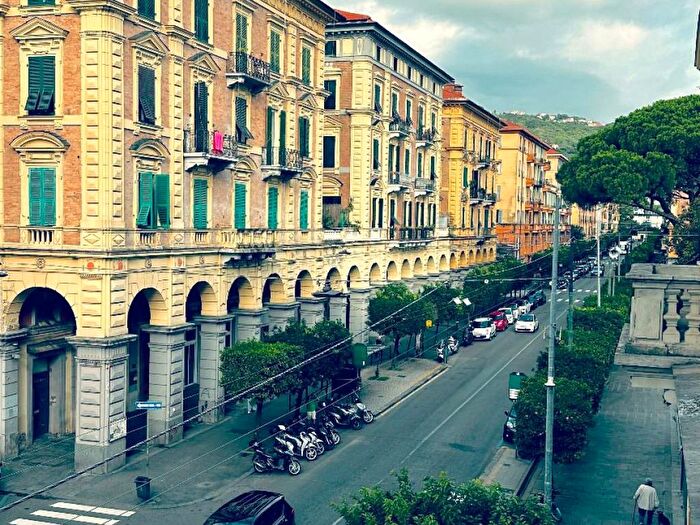 Appartamento quadrilocale in affitto in Piazza Benedetto Brin, Umbertino Giugno, La Spezia