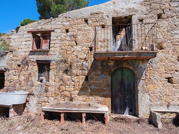 Casa trilocale in vendita in Piazza Armerina
