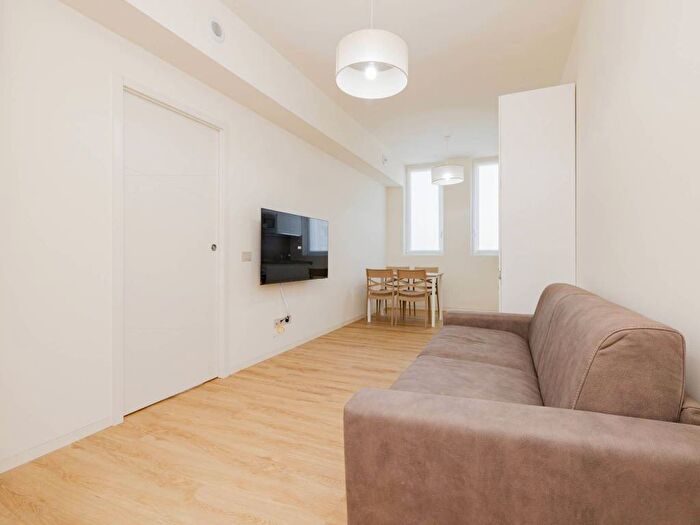 Appartamento bilocale in affitto in Via Girardo Patecchio, Vigentino Fatima, Milano