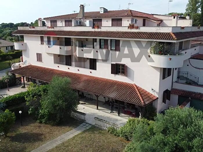Appartamento monolocale in affitto in Via della Falcognana I, Roma