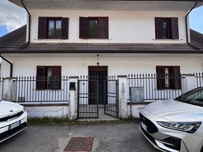 Appartamento quadrilocale in affitto in Via Fraioli, Fraioli, Rocca d'Arce