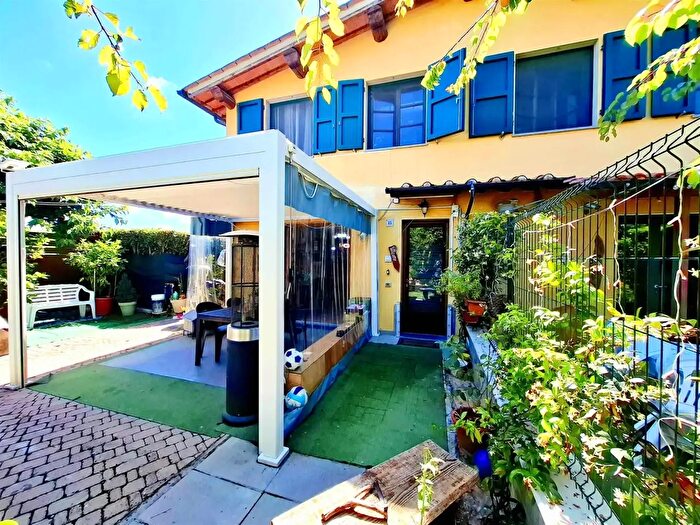 Casa trilocale in vendita in Lastra A Signa