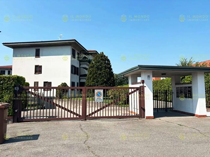 Appartamento trilocale in vendita in Paullo
