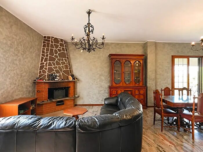 Casa con 5 locali in vendita in Via Privata Don Guanella, Pogliano Milanese