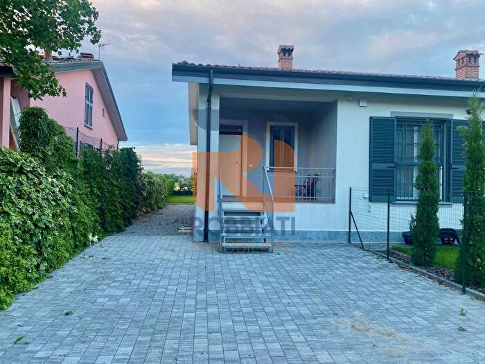Casa bilocale in affitto in Via Don Luigi Maestri, Massaua, Torre dIsola