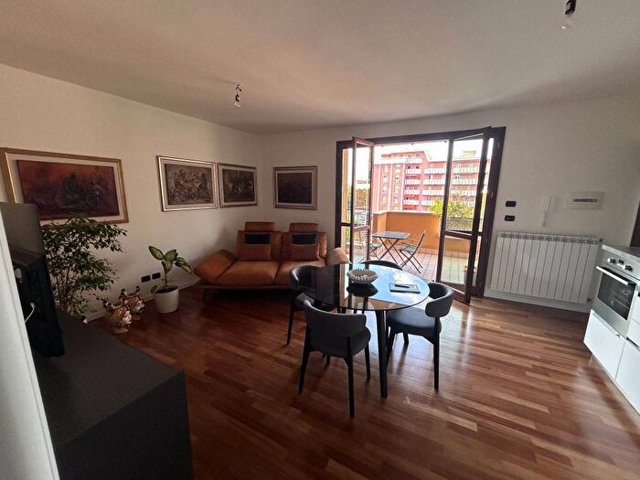Appartamento trilocale in vendita in Via Donato Bramante da Urbino, Stazione, Lissone