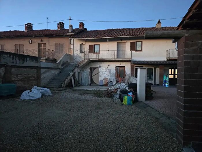 Casa con 5 locali in vendita in Via Cascine Madama, Carmagnola