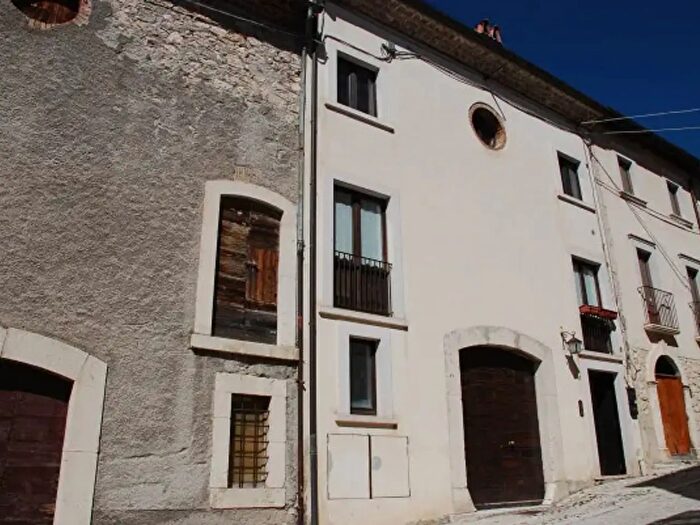 Appartamento quadrilocale in vendita in Via Bisanti, Pescocostanzo