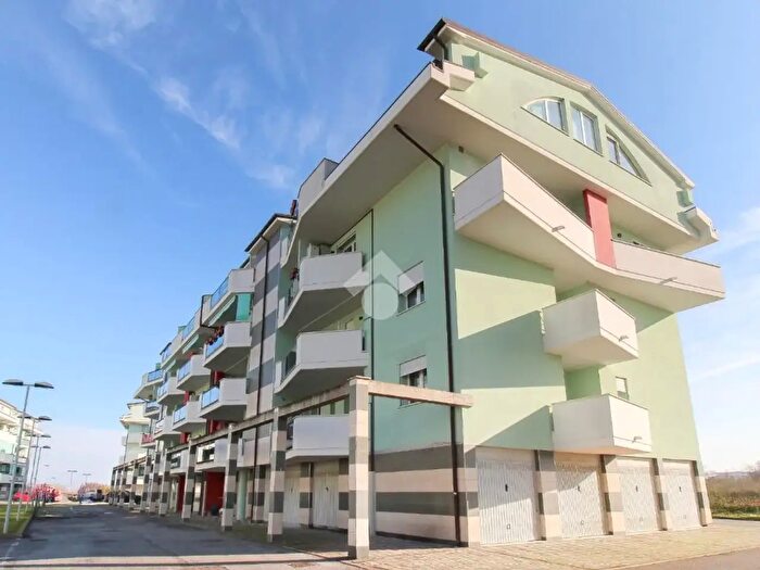 Appartamento quadrilocale in vendita in Viale Torre Costiera, Citta SantAngelo