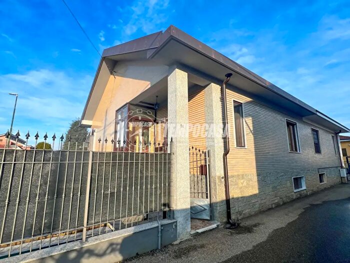 Appartamento con 6 locali in vendita in Via Annibale Pastore, Orbassano