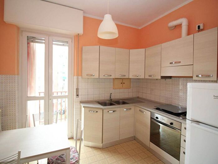 Appartamento trilocale in affitto in Via Obbia, Semicentro, Vercelli