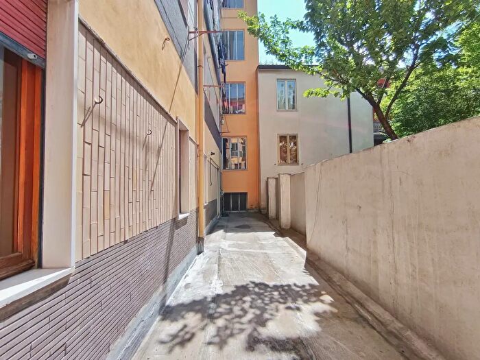 Appartamento con 5 locali in vendita in Via Felice De Stefano, Solofra