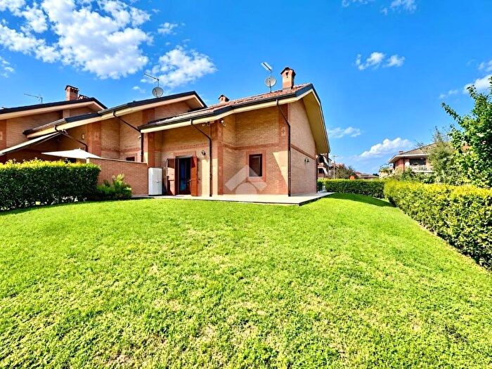 Casa con 6 locali in vendita in Via Michelangelo Buonarroti, Volpiano