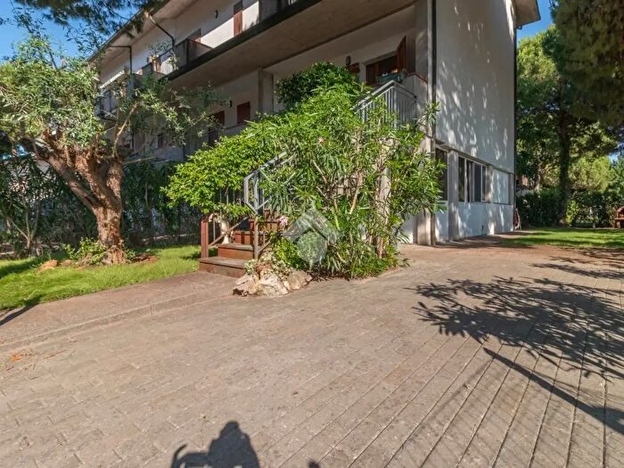 Casa con 6 locali in vendita in Via Piemonte, Cervia