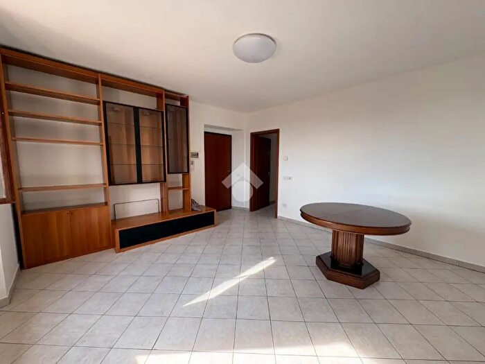 Appartamento trilocale in vendita in Via Bastiola, Bastia Umbra