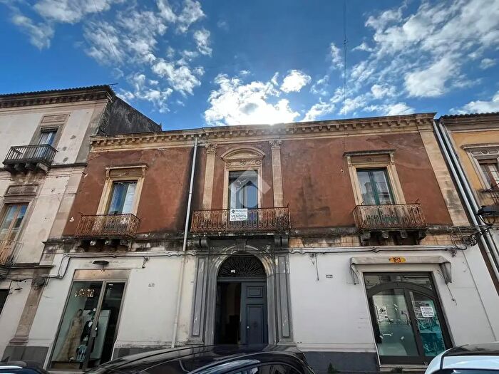 Casa con 8 locali in vendita in Corso Italia, Giarre