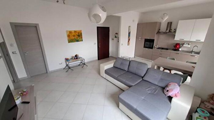 Appartamento trilocale in vendita in Via Nazionale, Rometta