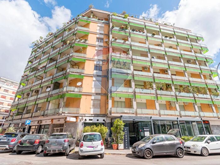 Appartamento con 8 locali in vendita in Via Leoni, Palermo