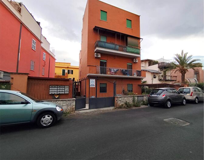 Appartamento quadrilocale in vendita in Roma