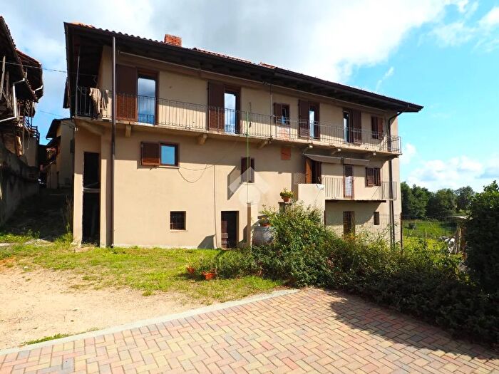 Casa con 7 locali in vendita in Frazione Forzani, Masserano