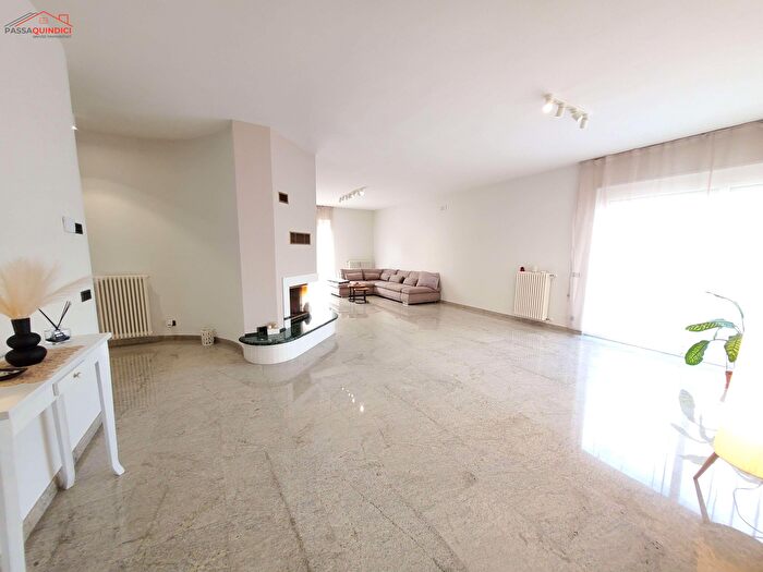 Appartamento quadrilocale in vendita in Via Vespucci, Triggiano