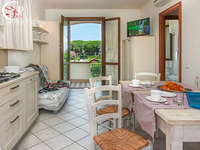 Appartamento trilocale in vendita in Via Marche, Rosignano Marittimo