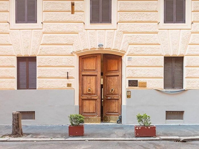 Appartamento con 6 locali in affitto in Via Paolo Emilio, Prati, Roma