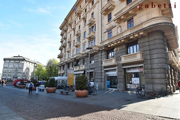 Appartamento con 5 locali in vendita in Via Baluardo Partigiani, Novara