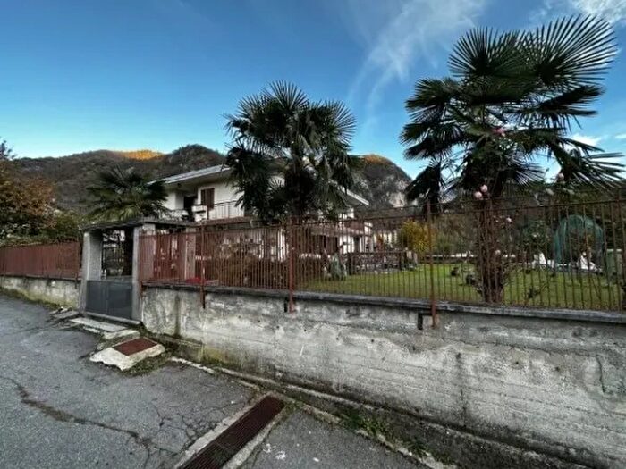 Appartamento quadrilocale in vendita in Via Brigate Garibaldi Località Giare Crevola Sesia Varallo Cellio con Breia Vercelli Piemonte Italia, Varallo