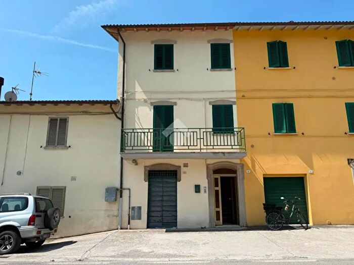 Casa con 6 locali in vendita in Via di Porta Romana, Gubbio