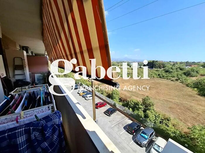 Appartamento trilocale in vendita in Via Eudo Giulioli, Roma