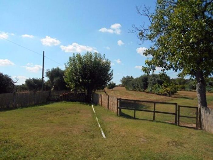 Casa con 6 locali in vendita in Via Cristoforo Colombo, Castelbellino