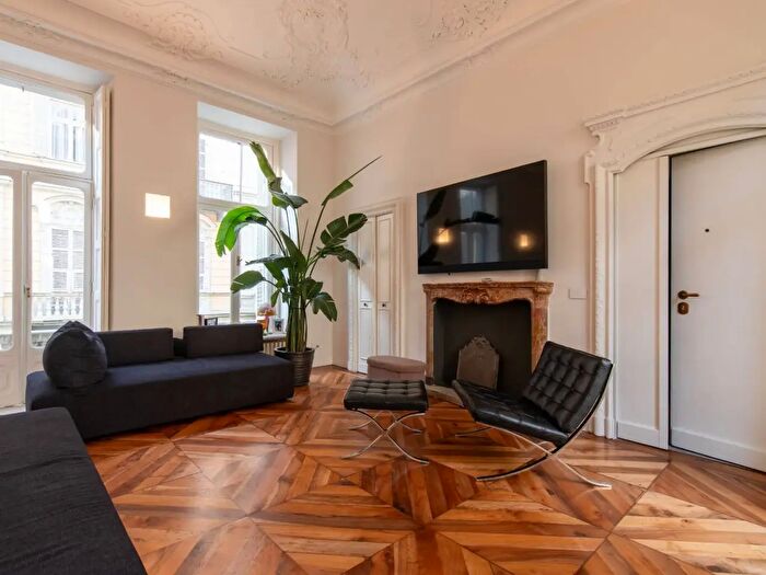 Appartamento con 5 locali in vendita in Via Principe Amedeo, Torino