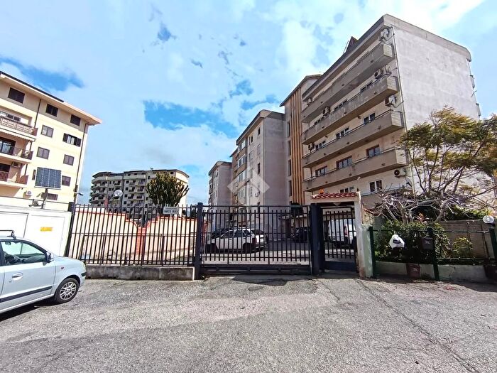 Appartamento trilocale in vendita in Via Ciccarello, Reggio Calabria