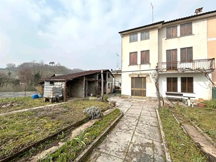 Appartamento con 8 locali in vendita in Via Gregorio Barbarigo, Schio
