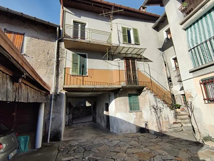 Appartamento con 8 locali in vendita in Via M Borgato, Duno