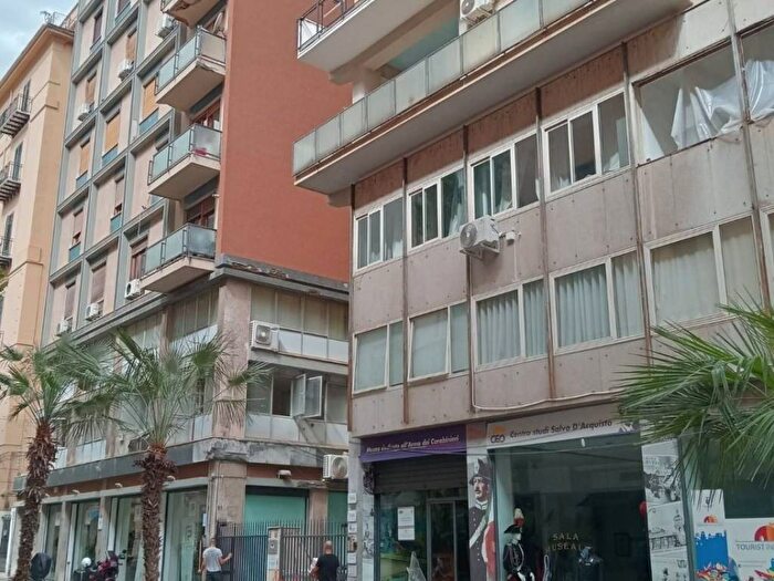 Appartamento trilocale in affitto in Via Principe di Granatelli, Politeama Ruggiero Settimo, Palermo