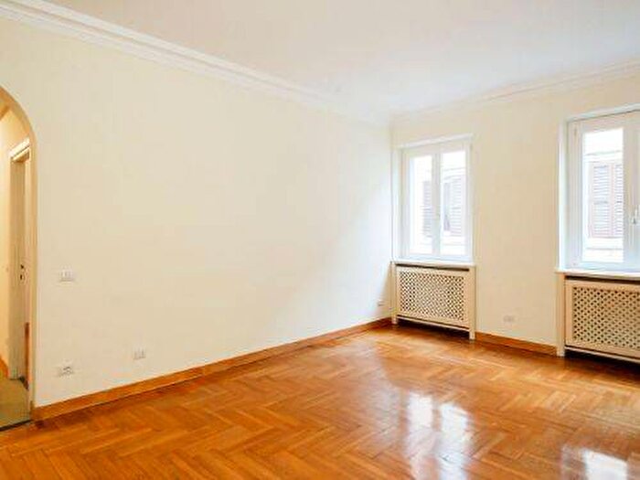 Appartamento bilocale in affitto in Piazza di San Salvatore in Lauro, Piazza Navona, Roma