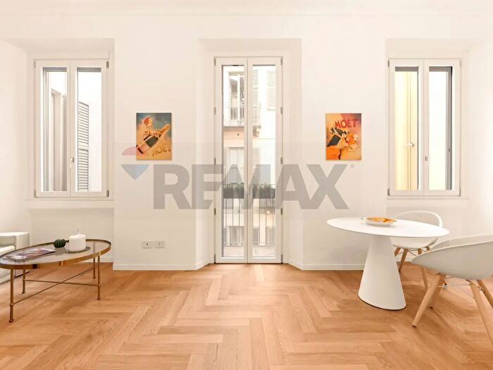 Appartamento bilocale in vendita in Via Nerino, Milano