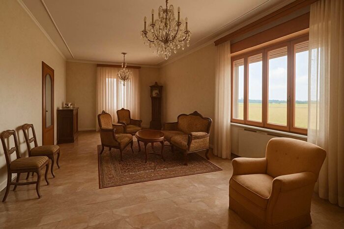 Casa con 10 locali in vendita in Calendasco