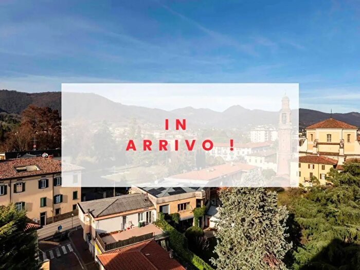 Appartamento trilocale in vendita in Via Silvio Pelico, Bergamo