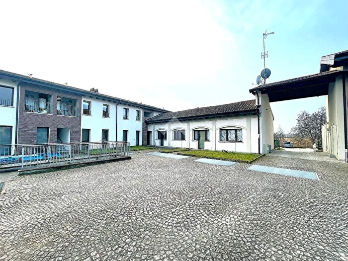 Case in Vendita e in Affitto - 2