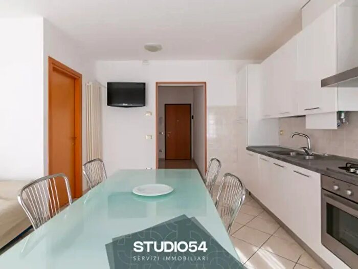 Appartamento trilocale in vendita in Via Andrea Bafile, Jesolo