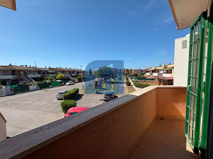 Appartamento trilocale in vendita in Via Ischia, Ardea